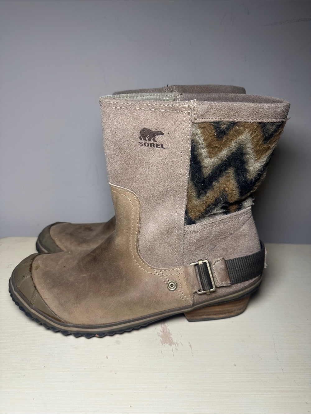 Sorel slimshortie Aztec Taupe Suede Short Boots